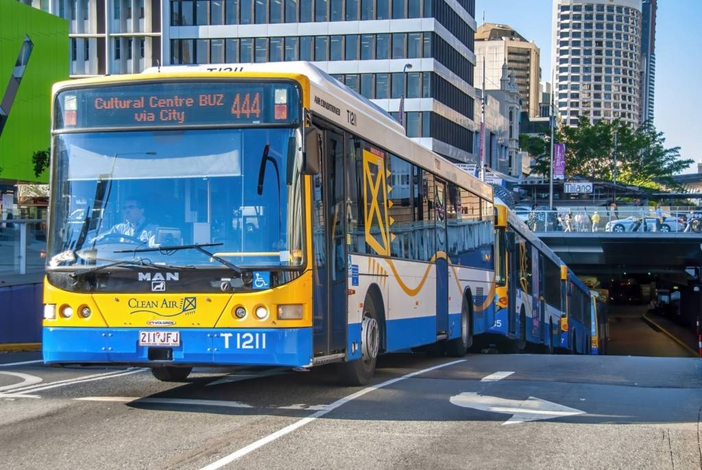 Fortitude Valley Students Left Waiting as School Buses Arrive Early Amid Route Changes